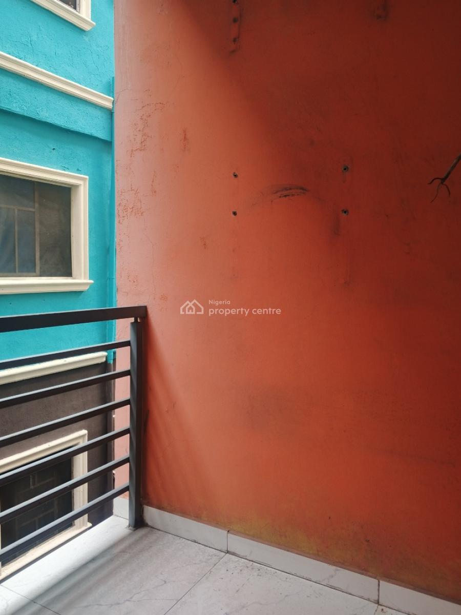 Three Bedroom Apartment with a Bq, Alagomeji, Alagomeji, Yaba, Lagos, Flat / Apartment for Sale