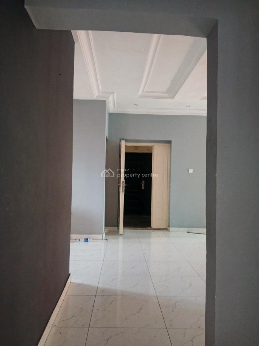 Three Bedroom Apartment with a Bq, Alagomeji, Alagomeji, Yaba, Lagos, Flat / Apartment for Sale