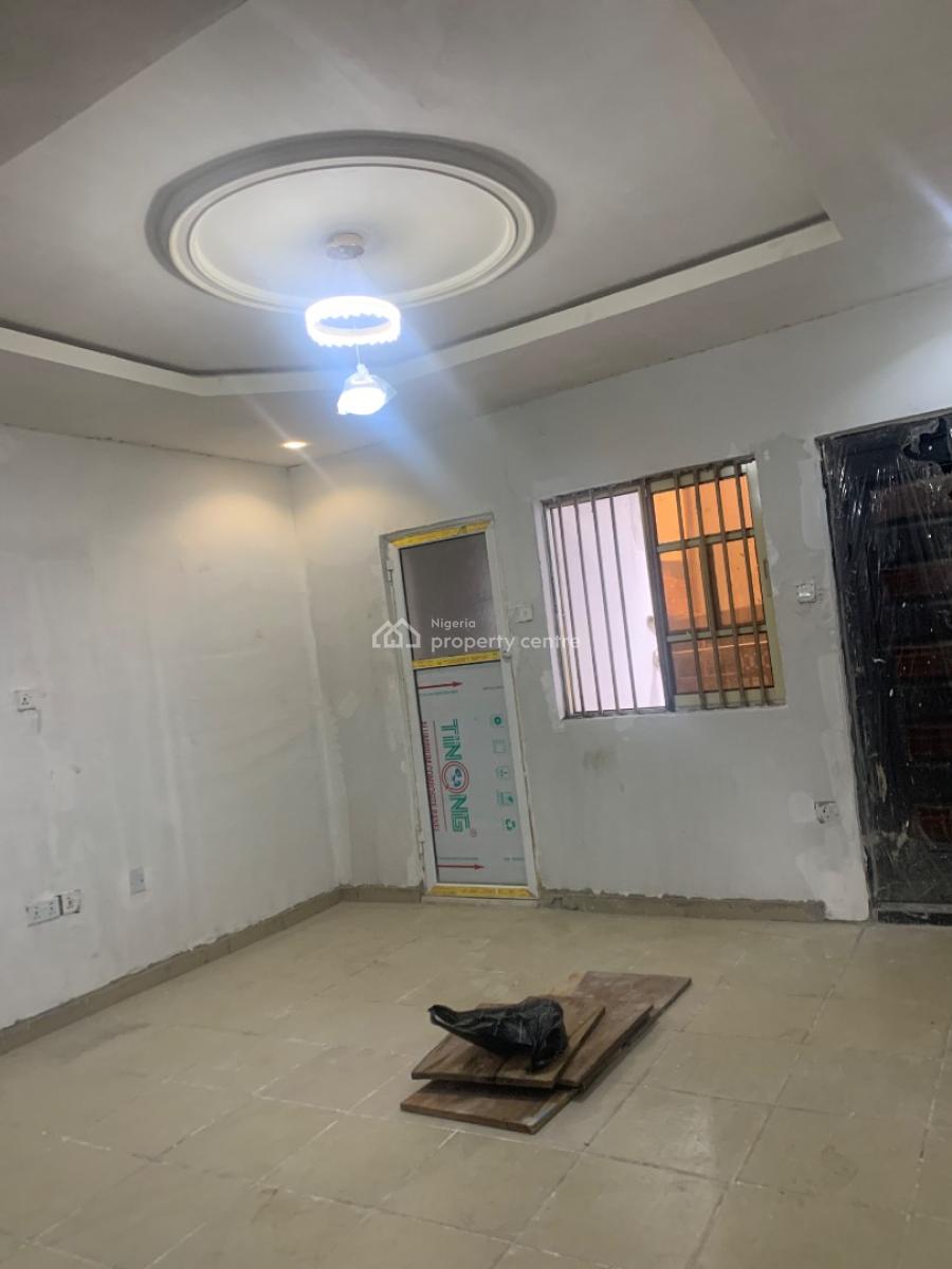 Spacious Newly Renovated 2 Bedrooms, Off Oworo Road, Iyana Oworo, Gbagada, Lagos, Flat / Apartment for Rent