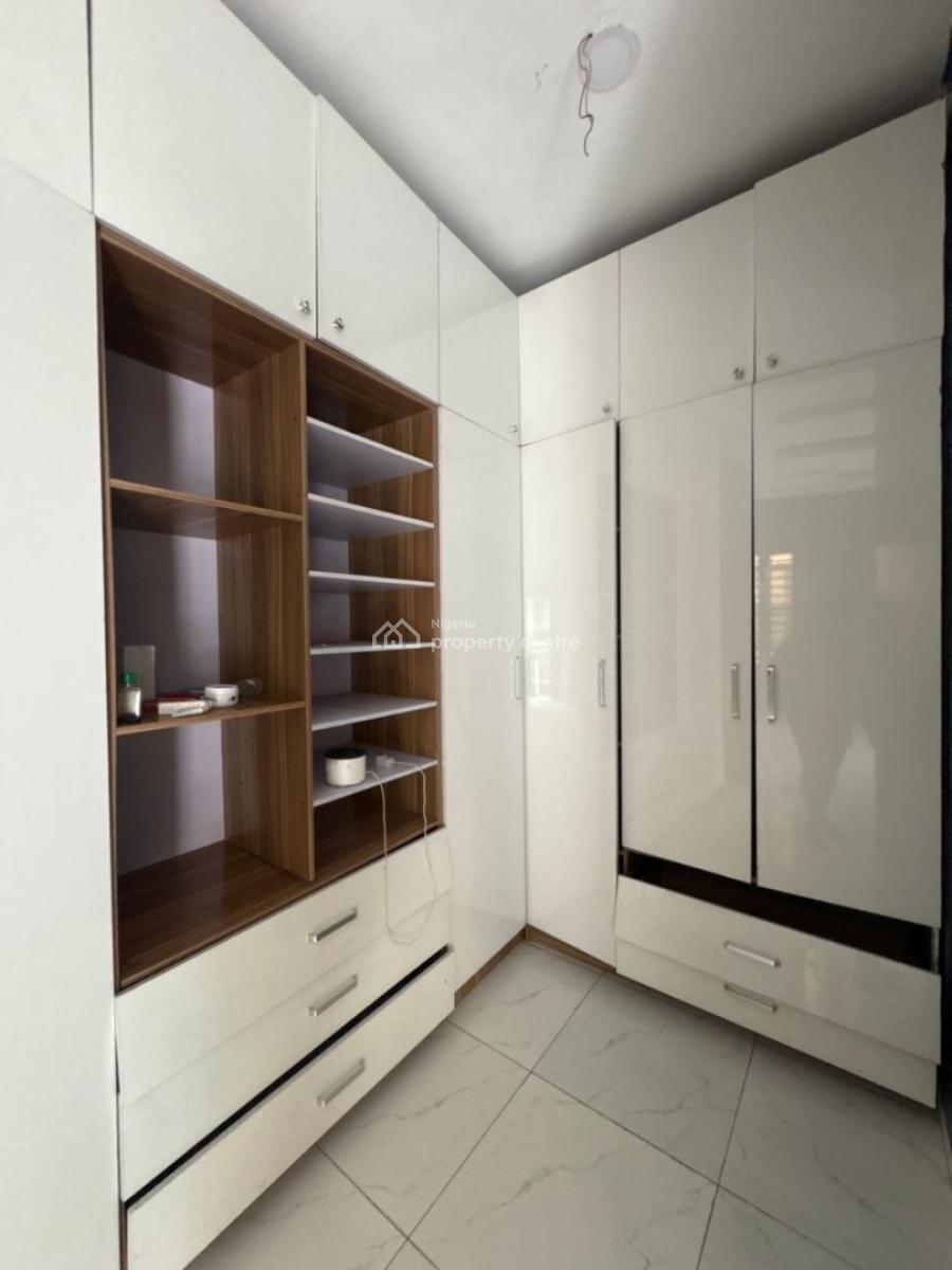 Exquisite Master Bedroom, Ikota, Lekki, Lagos, Flat / Apartment for Rent