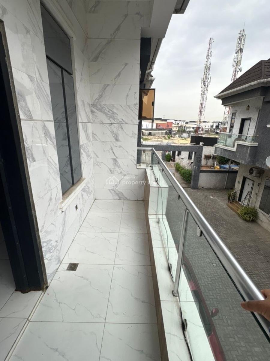 Exquisite Master Bedroom, Ikota, Lekki, Lagos, Flat / Apartment for Rent