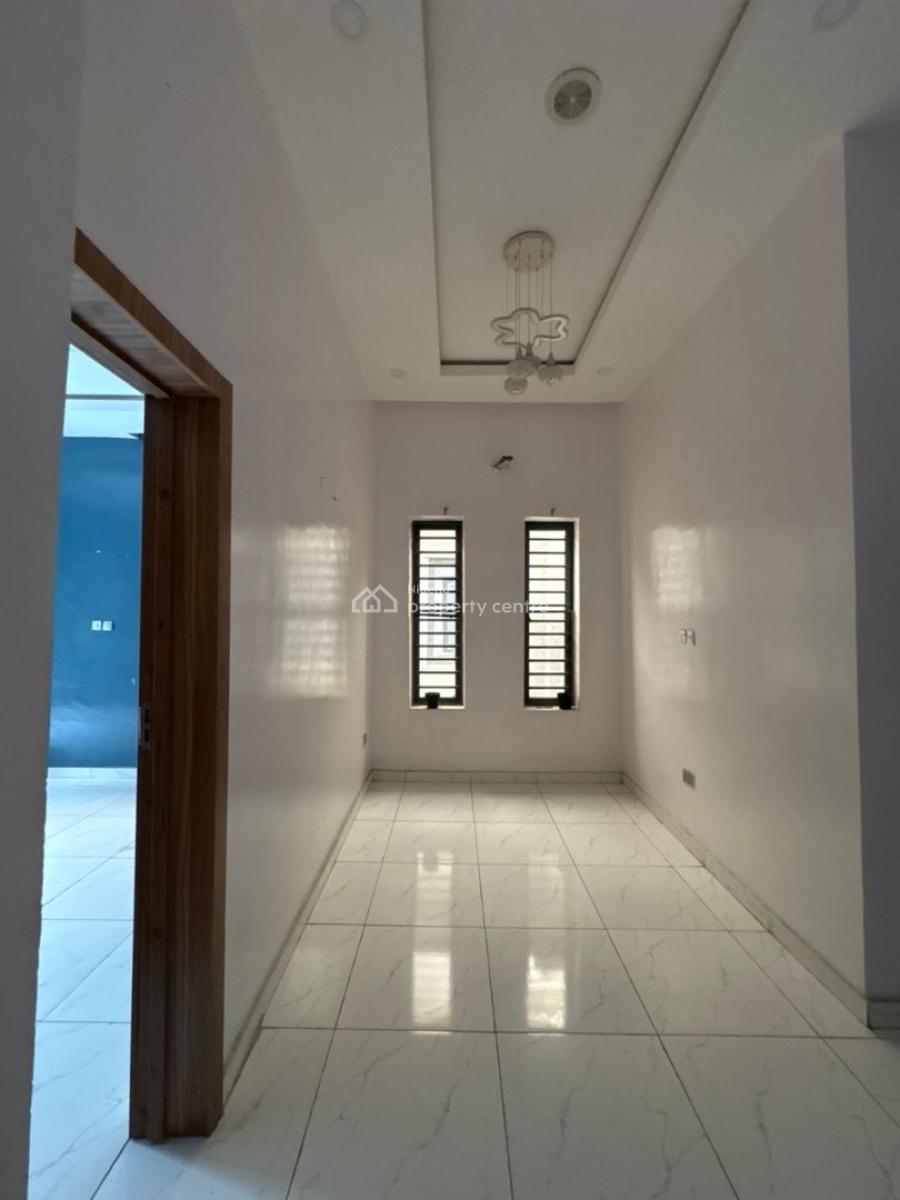 Exquisite Master Bedroom, Ikota, Lekki, Lagos, Flat / Apartment for Rent