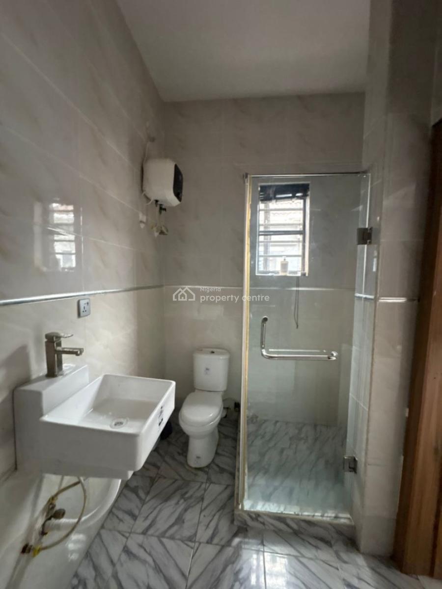 Exquisite Master Bedroom, Ikota, Lekki, Lagos, Flat / Apartment for Rent