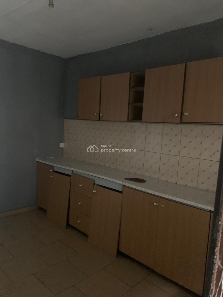 Spacious 3 Bedroom Flat, Omu Street, Ojodu Berger, Ojodu, Lagos, Flat / Apartment for Rent