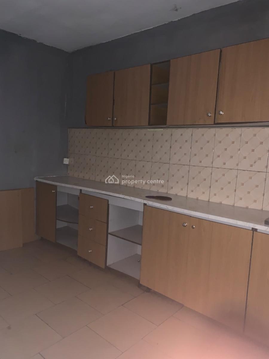 Spacious 3 Bedroom Flat, Omu Street, Ojodu Berger, Ojodu, Lagos, Flat / Apartment for Rent