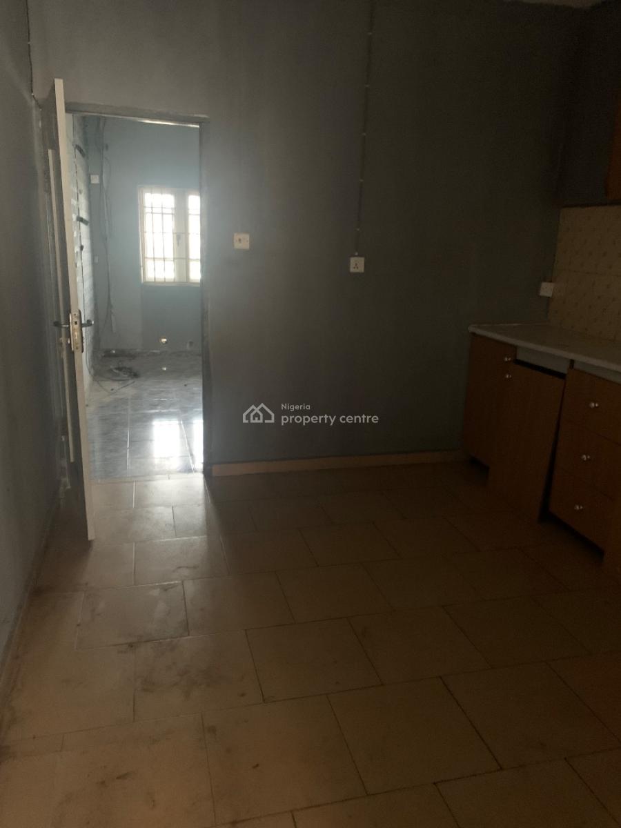 Spacious 3 Bedroom Flat, Omu Street, Ojodu Berger, Ojodu, Lagos, Flat / Apartment for Rent