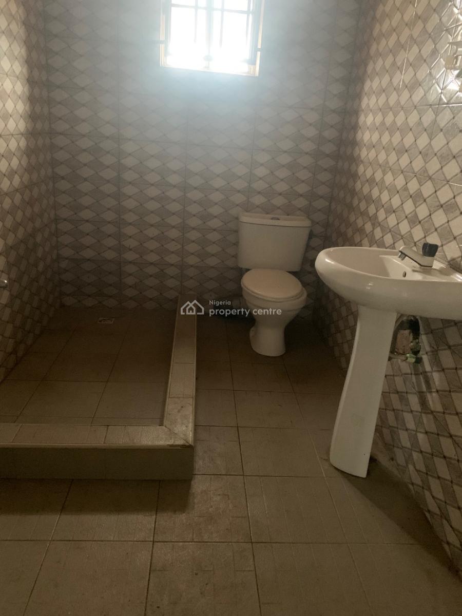 Spacious 3 Bedroom Flat, Omu Street, Ojodu Berger, Ojodu, Lagos, Flat / Apartment for Rent