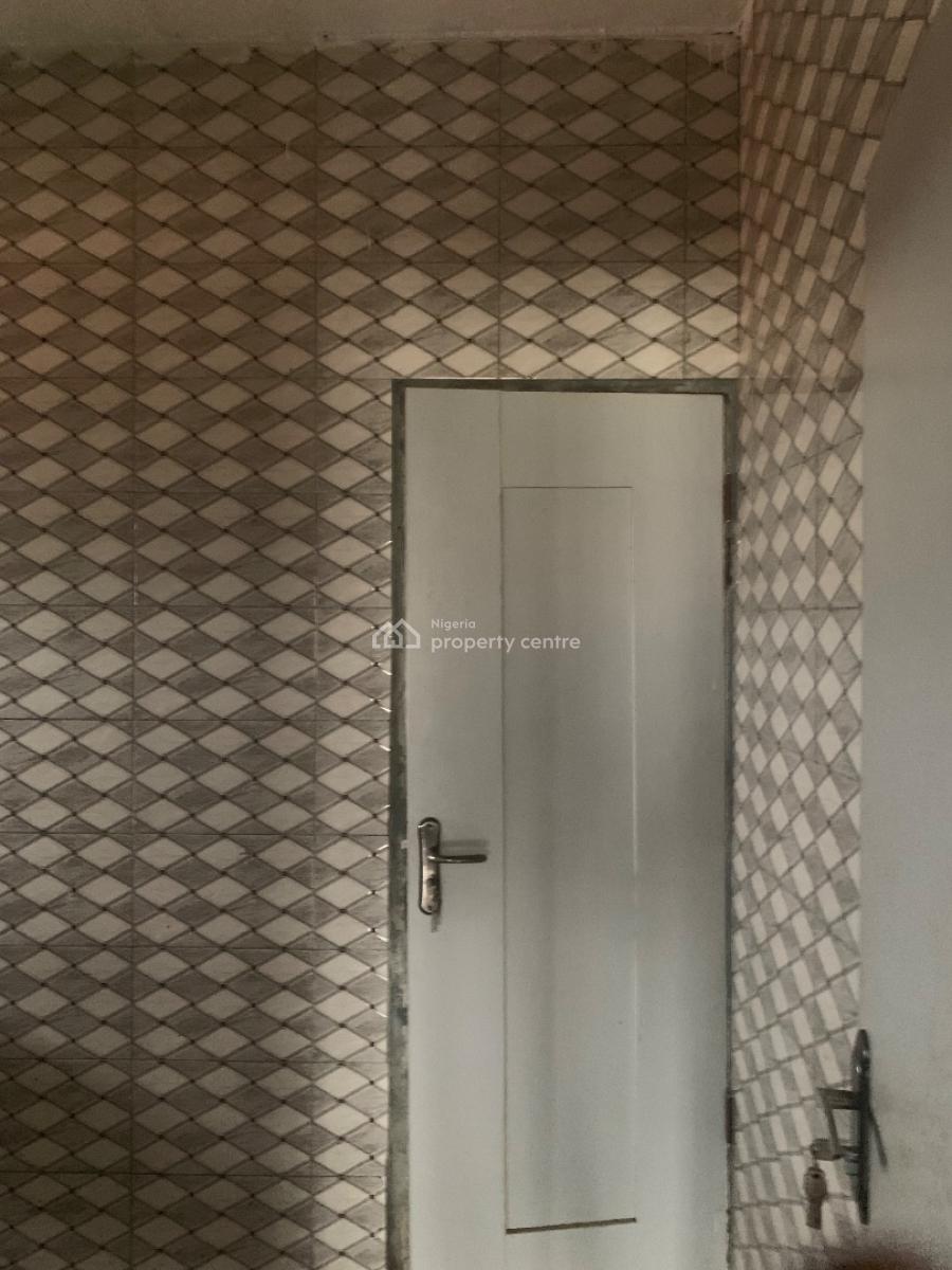 Spacious 3 Bedroom Flat, Omu Street, Ojodu Berger, Ojodu, Lagos, Flat / Apartment for Rent