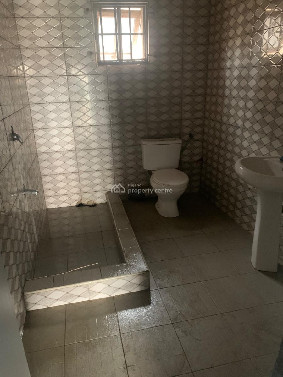 Spacious 3 Bedroom Flat, Omu Street, Ojodu Berger, Ojodu, Lagos, Flat / Apartment for Rent
