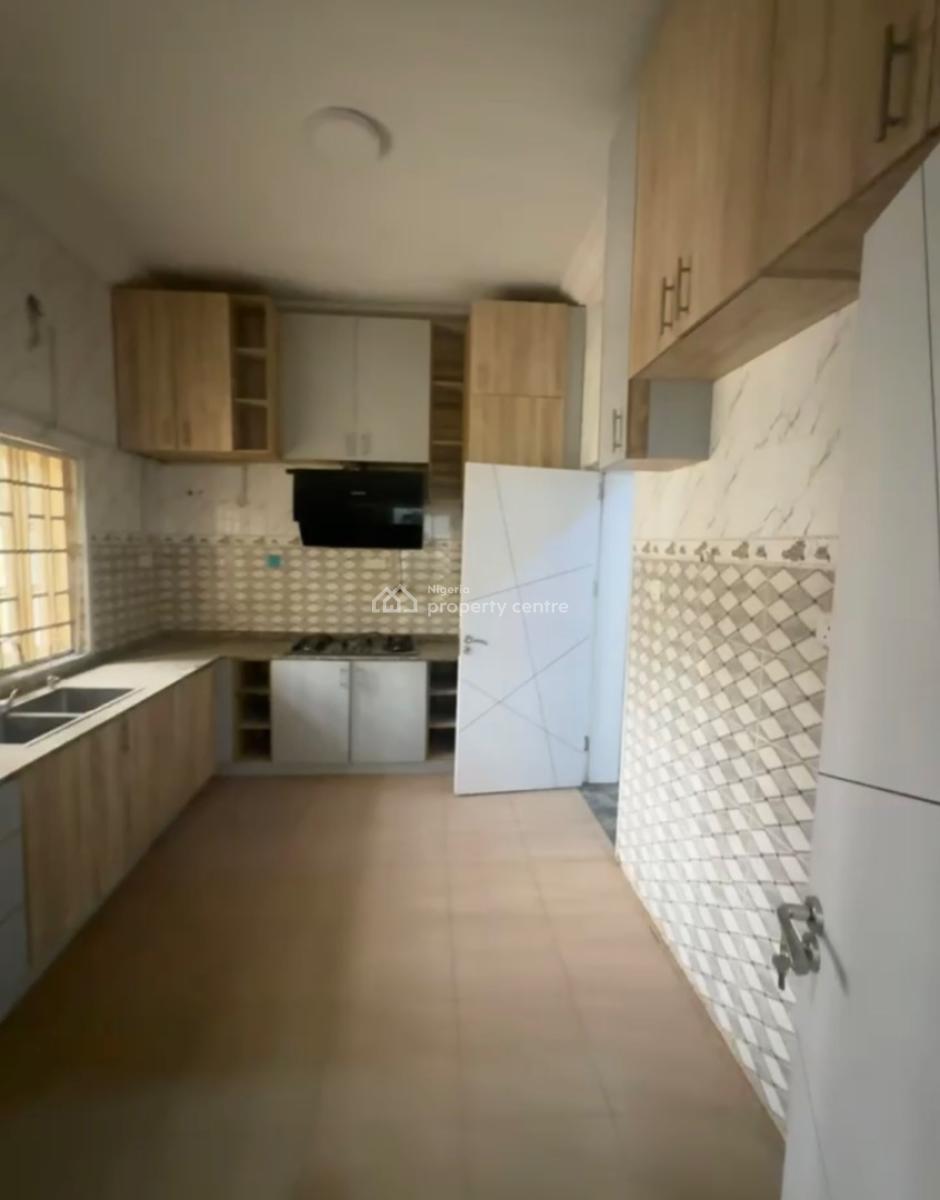 5 Bedroom Fully Detached Duplex in an Estate, Guzape District, Abuja, Detached Duplex for Sale