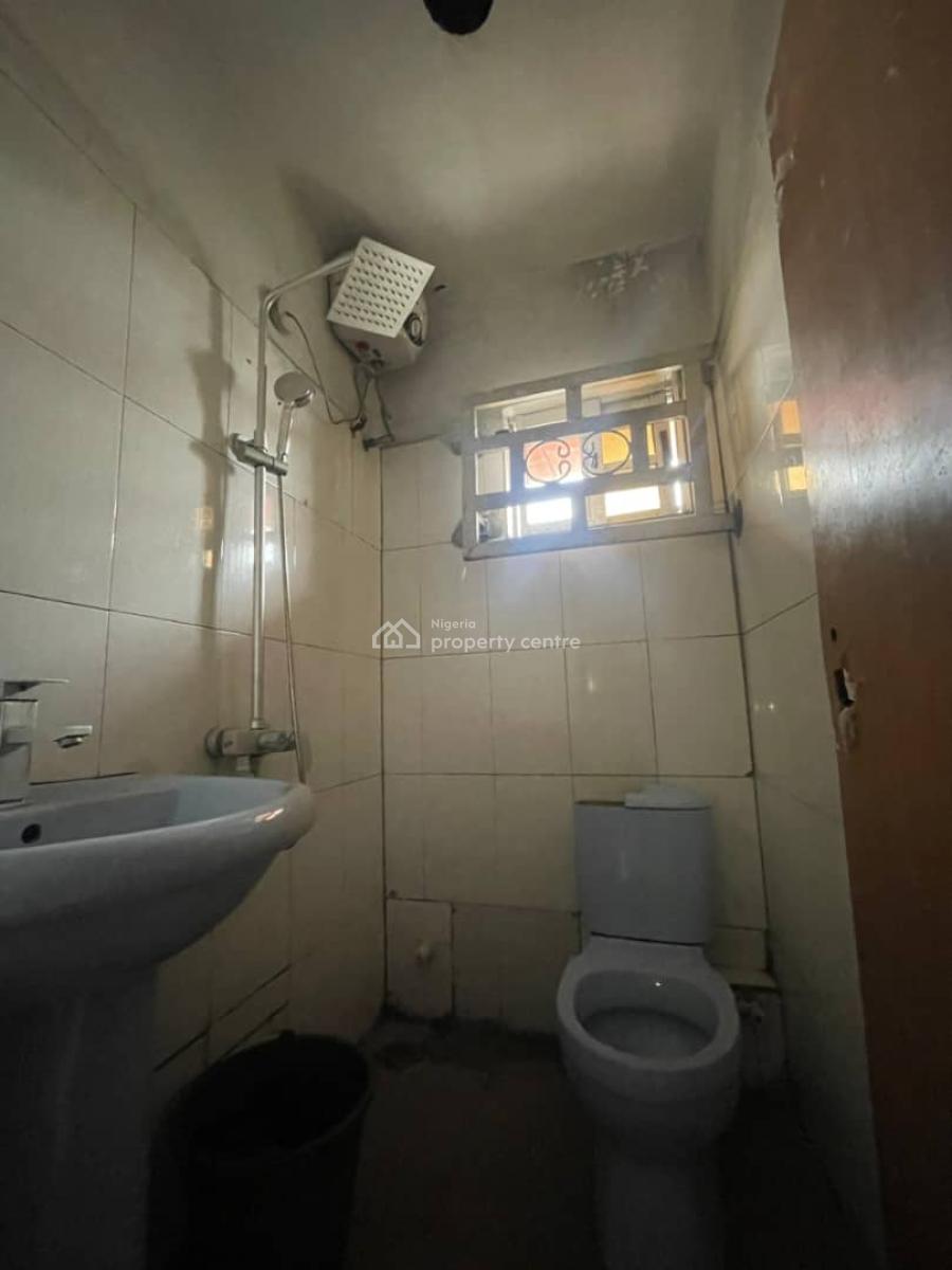 18 Rooms Hotel in a Serene Environment, Off Elimgbu Road, Elimbu, Port Harcourt, Rivers, Hotel / Guest House for Sale