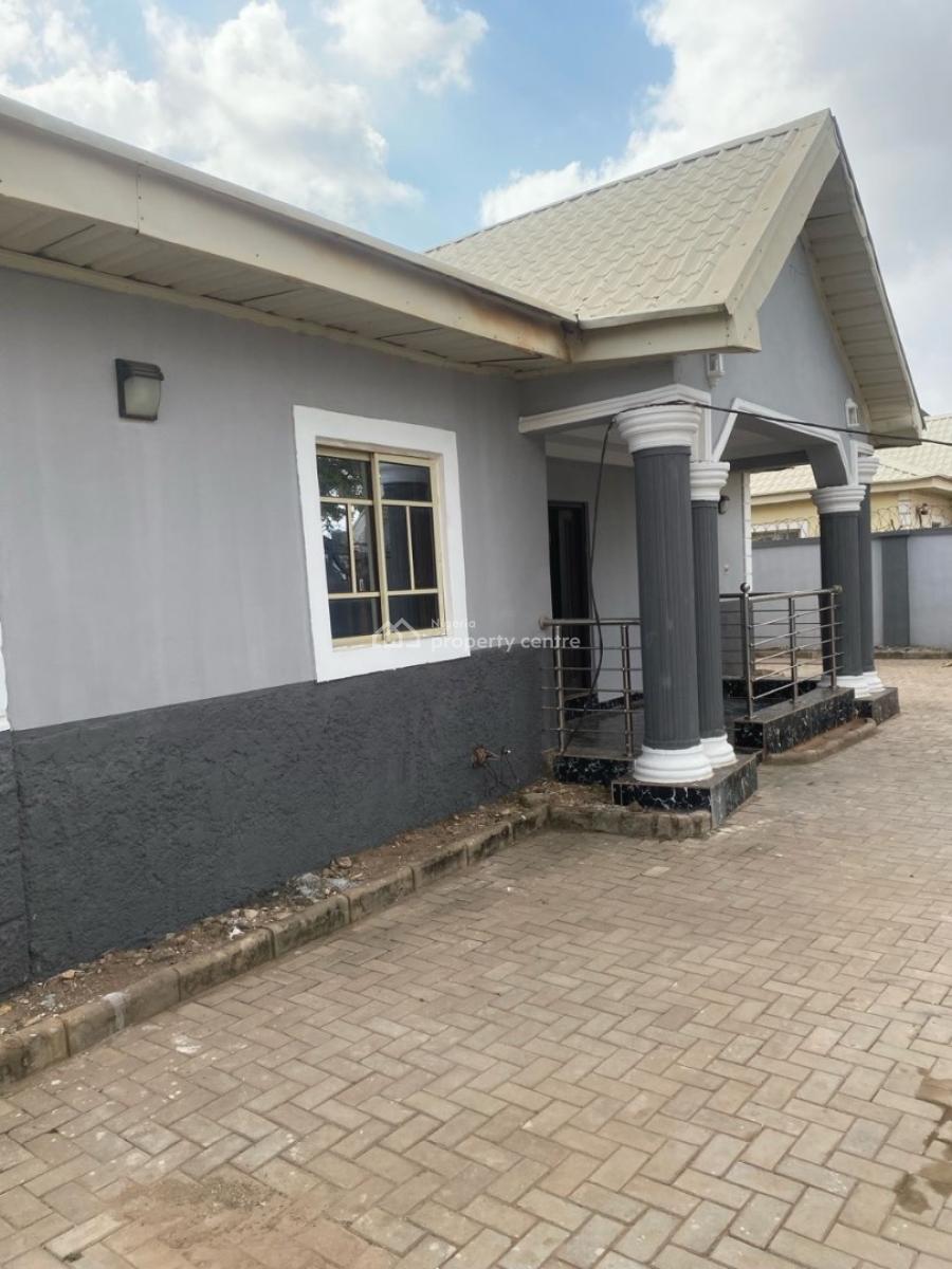 3 Bedroom Bungalow Alone in The Compound, Gaduwa, Abuja, Gaduwa, Abuja, Detached Bungalow for Rent