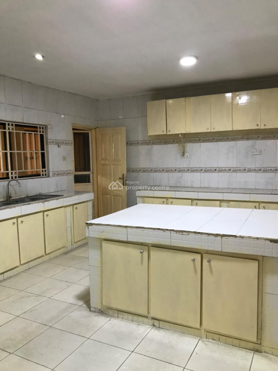 Very Standard and Massive 4 Bedroom Paint House @lekki Phase 1, Lekki Phase 1, Lekki, Lagos, Flat / Apartment for Rent