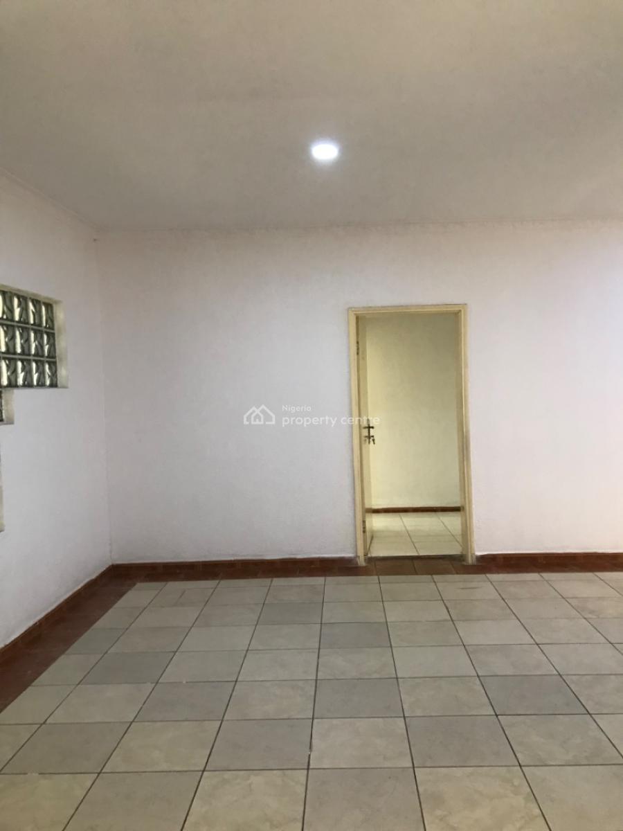 Very Standard and Massive 4 Bedroom Paint House @lekki Phase 1, Lekki Phase 1, Lekki, Lagos, Flat / Apartment for Rent