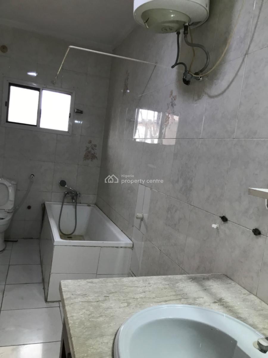 Very Standard and Massive 4 Bedroom Paint House @lekki Phase 1, Lekki Phase 1, Lekki, Lagos, Flat / Apartment for Rent