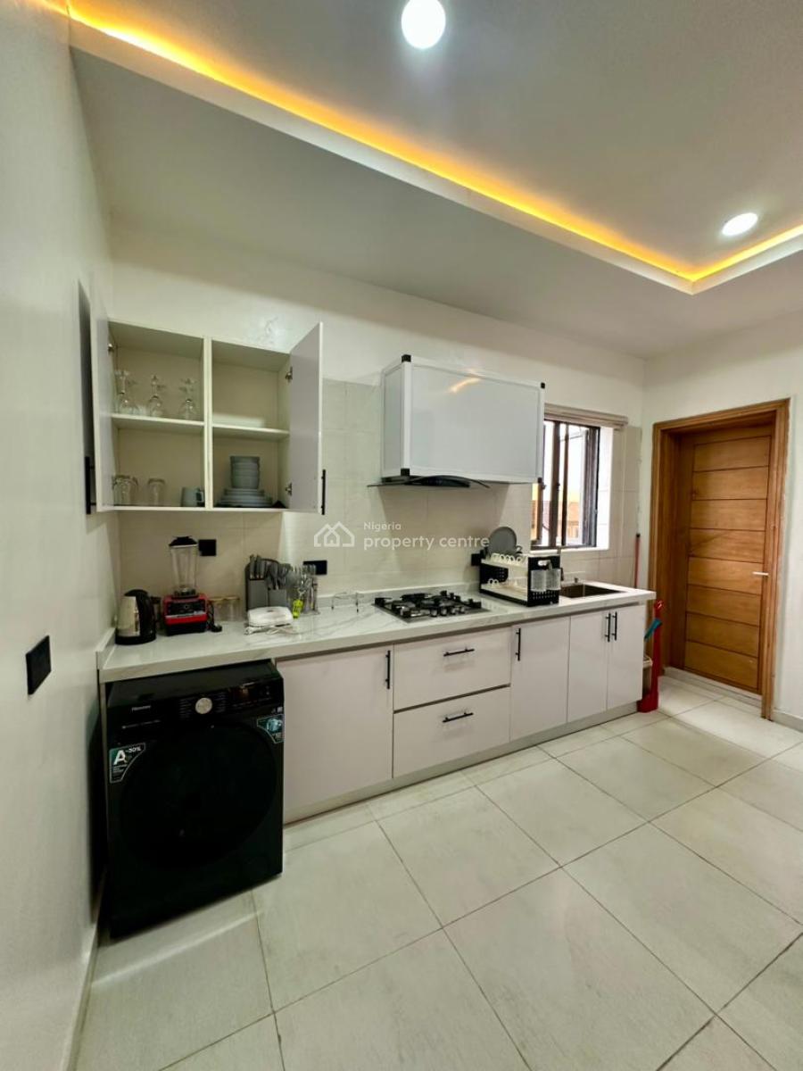 Beautifully Furnished 2-bedroom Apartment with Swimming Pool, Lekki Phase 1, Lekki, Lagos, Flat / Apartment Short Let