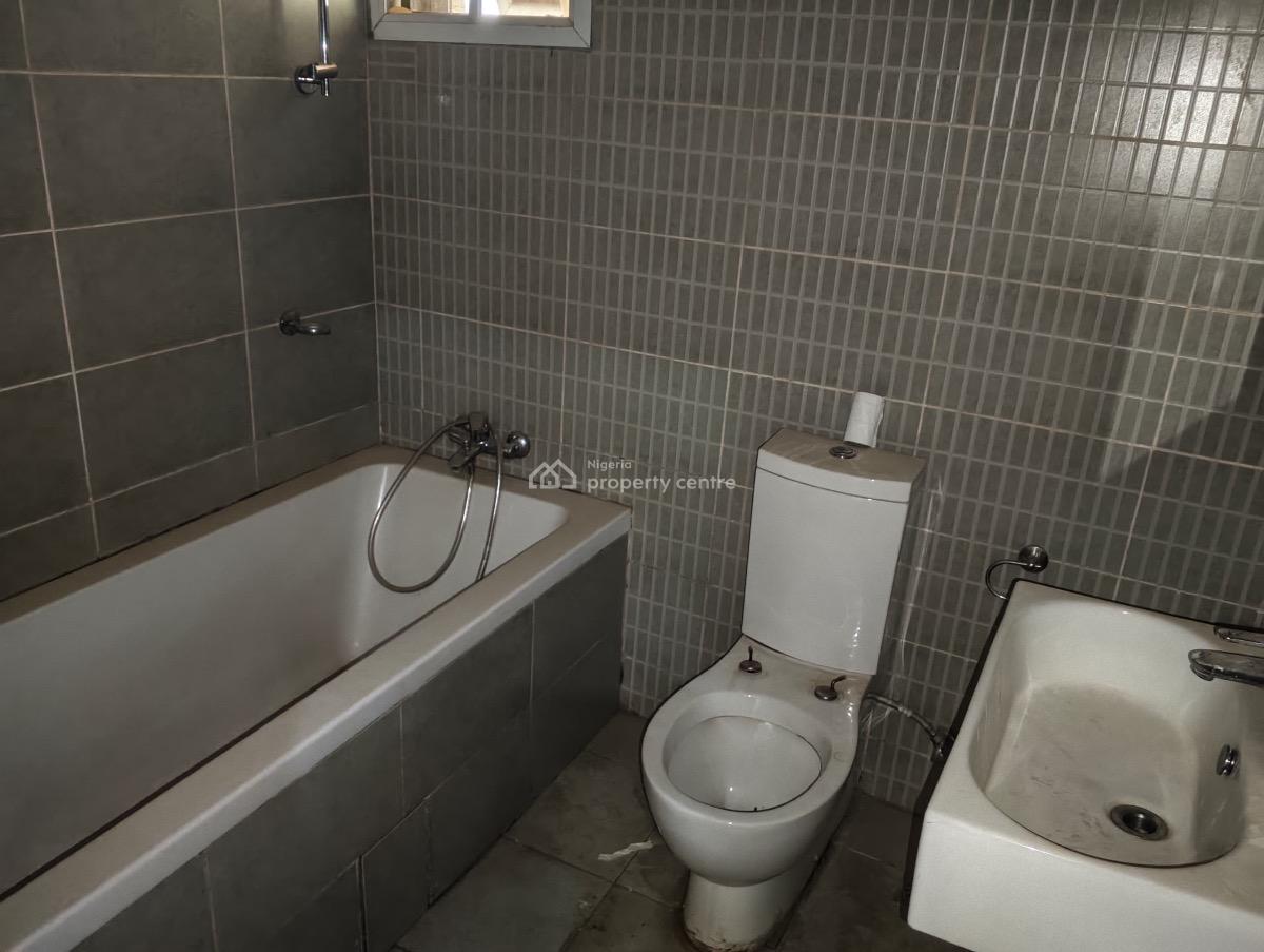 Spacious Four Bedrooms Terraced Duplex with Bq, Durumi, Abuja, Terraced Duplex for Rent