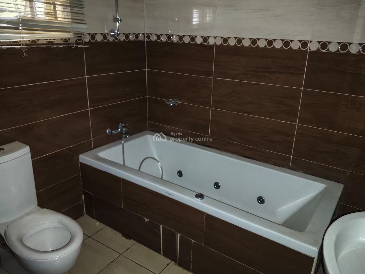 Spacious Four Bedrooms Terraced Duplex with Bq, Durumi, Abuja, Terraced Duplex for Rent