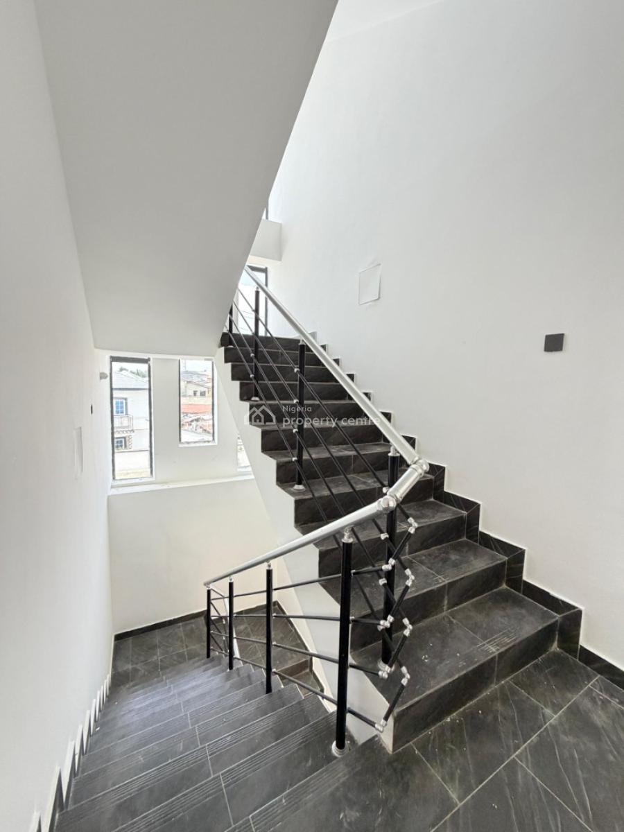 an Elegant 2 Bedroom Apartment with Pool-, New Road, Lekki, Lagos, Block of Flats for Sale