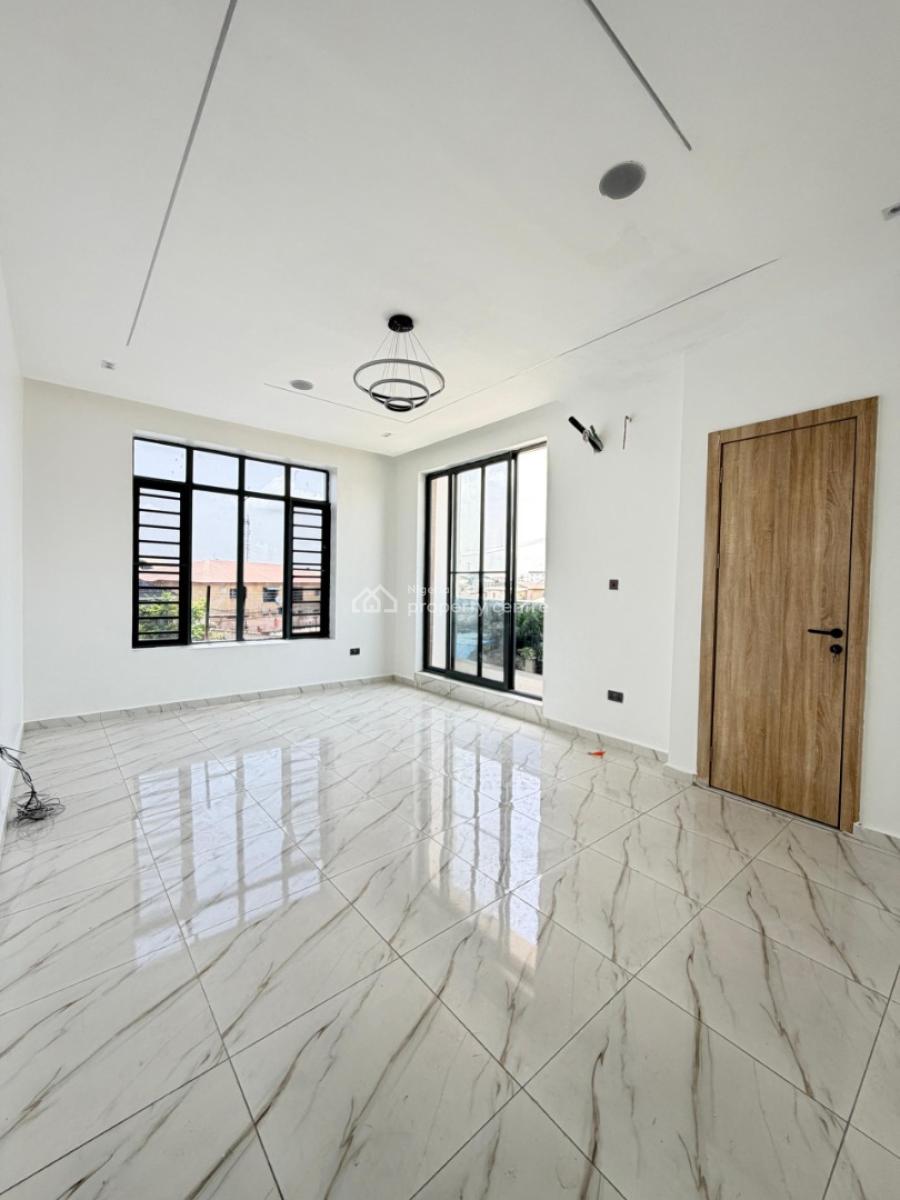 an Elegant 2 Bedroom Apartment with Pool-, New Road, Lekki, Lagos, Block of Flats for Sale