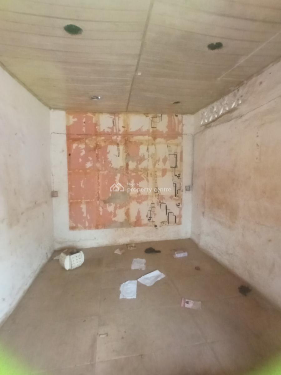a Mini Shop Facing a Busy Road Is Available, Oworonshoki, Kosofe, Lagos, Shop for Rent