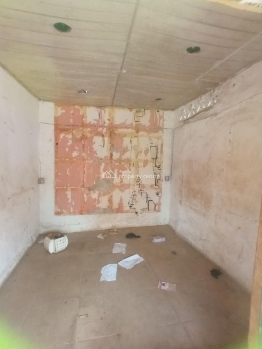 a Mini Shop Facing a Busy Road Is Available, Oworonshoki, Kosofe, Lagos, Shop for Rent