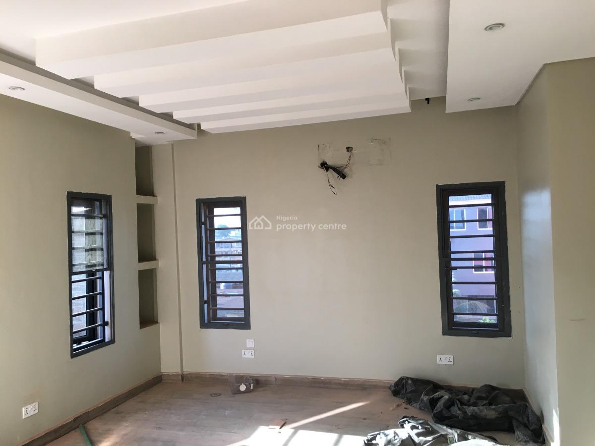 Serviced Neatly Used 3bedrooms Flat, Off Bush Street, Anthony, Maryland, Lagos, Flat / Apartment for Rent