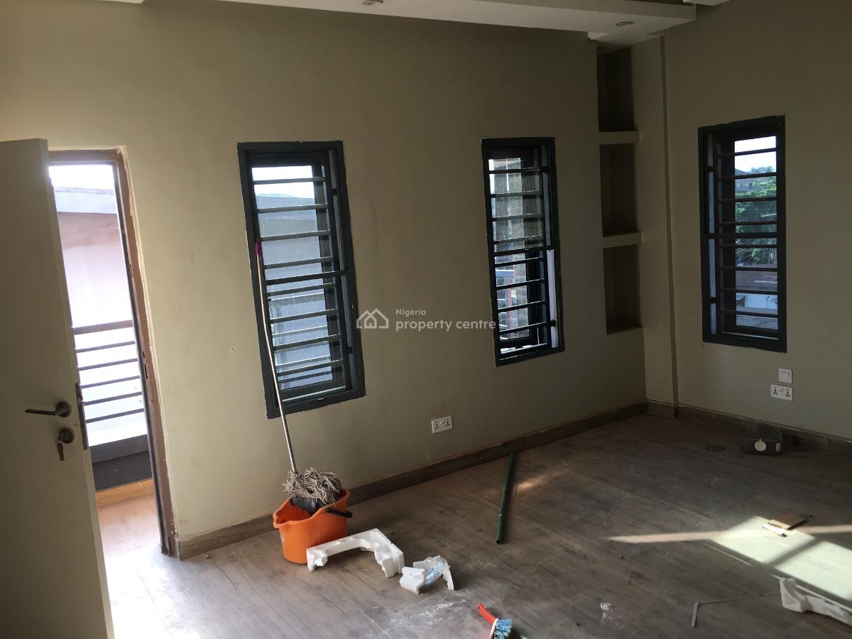 Serviced Neatly Used 3bedrooms Flat, Off Bush Street, Anthony, Maryland, Lagos, Flat / Apartment for Rent