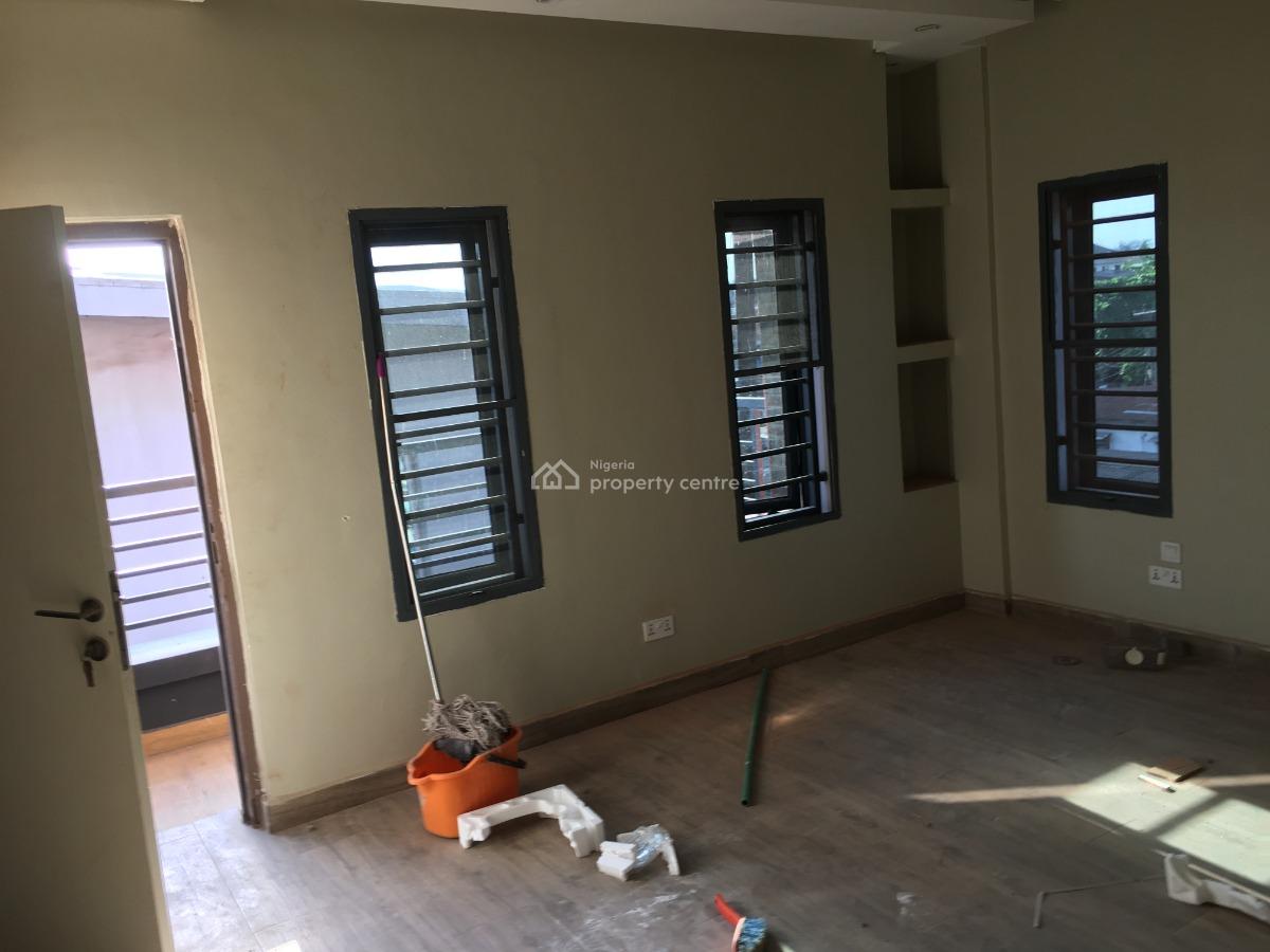 Serviced Neatly Used 3bedrooms Flat, Off Bush Street, Anthony, Maryland, Lagos, Flat / Apartment for Rent