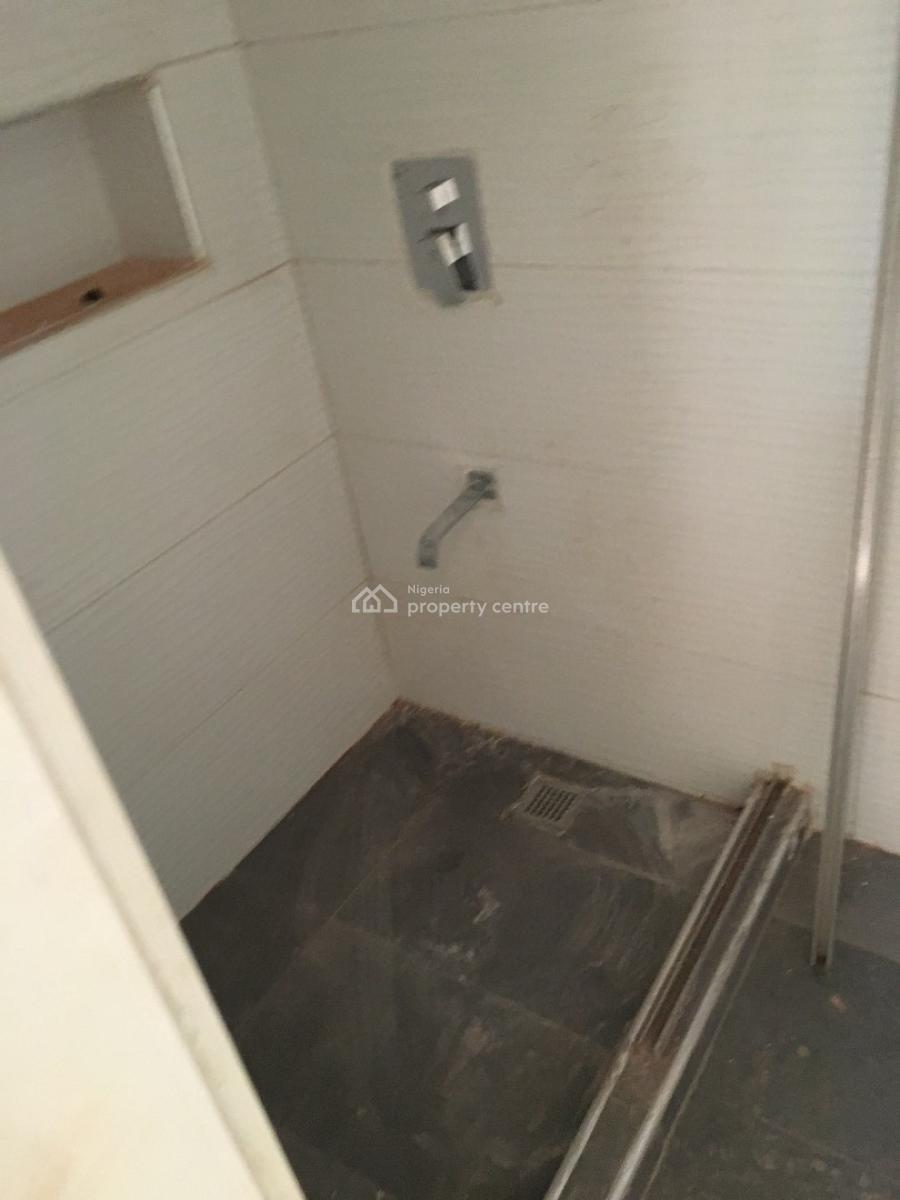 Serviced Neatly Used 3bedrooms Flat, Off Bush Street, Anthony, Maryland, Lagos, Flat / Apartment for Rent