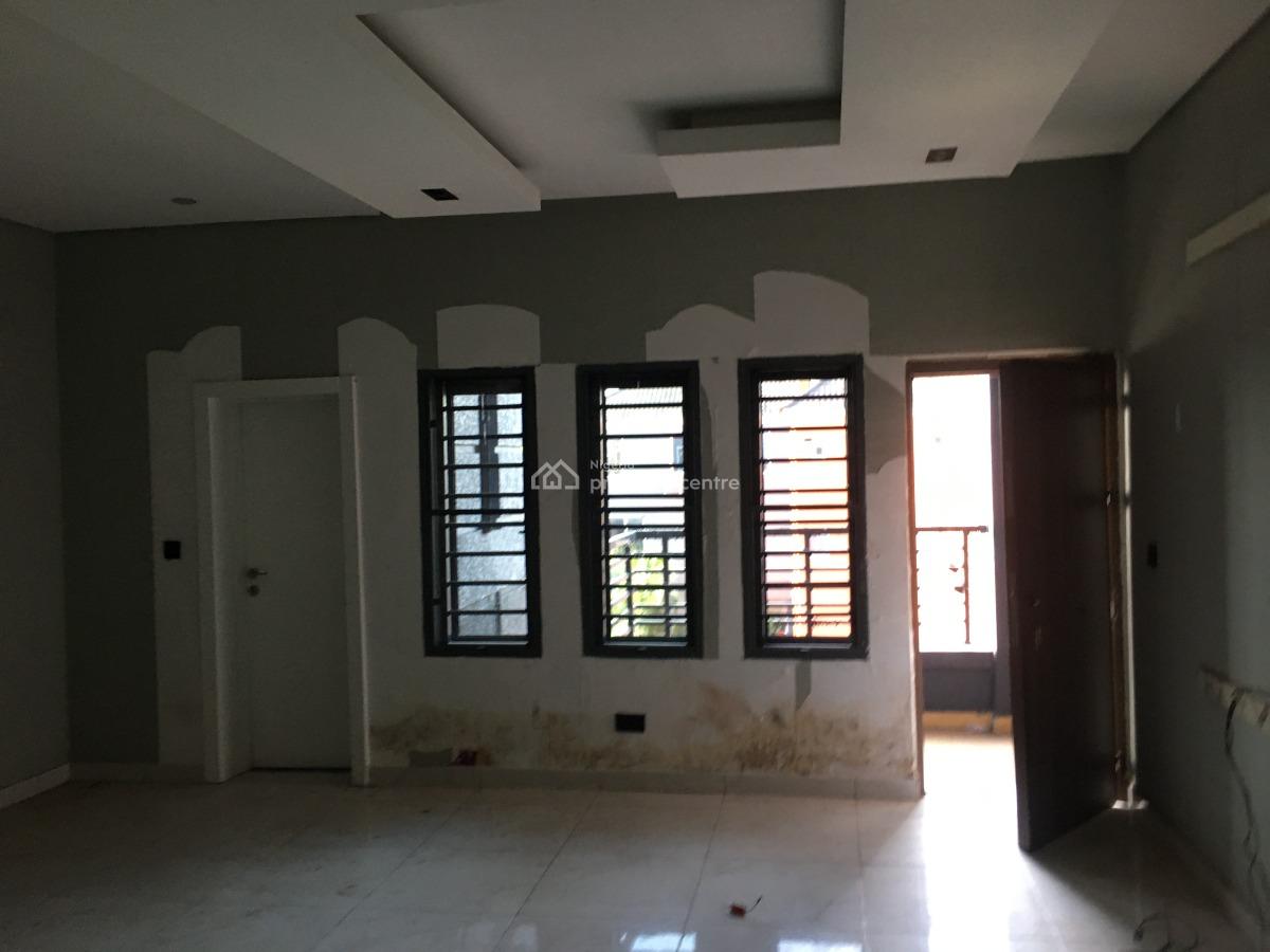 Serviced Neatly Used 3bedrooms Flat, Off Bush Street, Anthony, Maryland, Lagos, Flat / Apartment for Rent