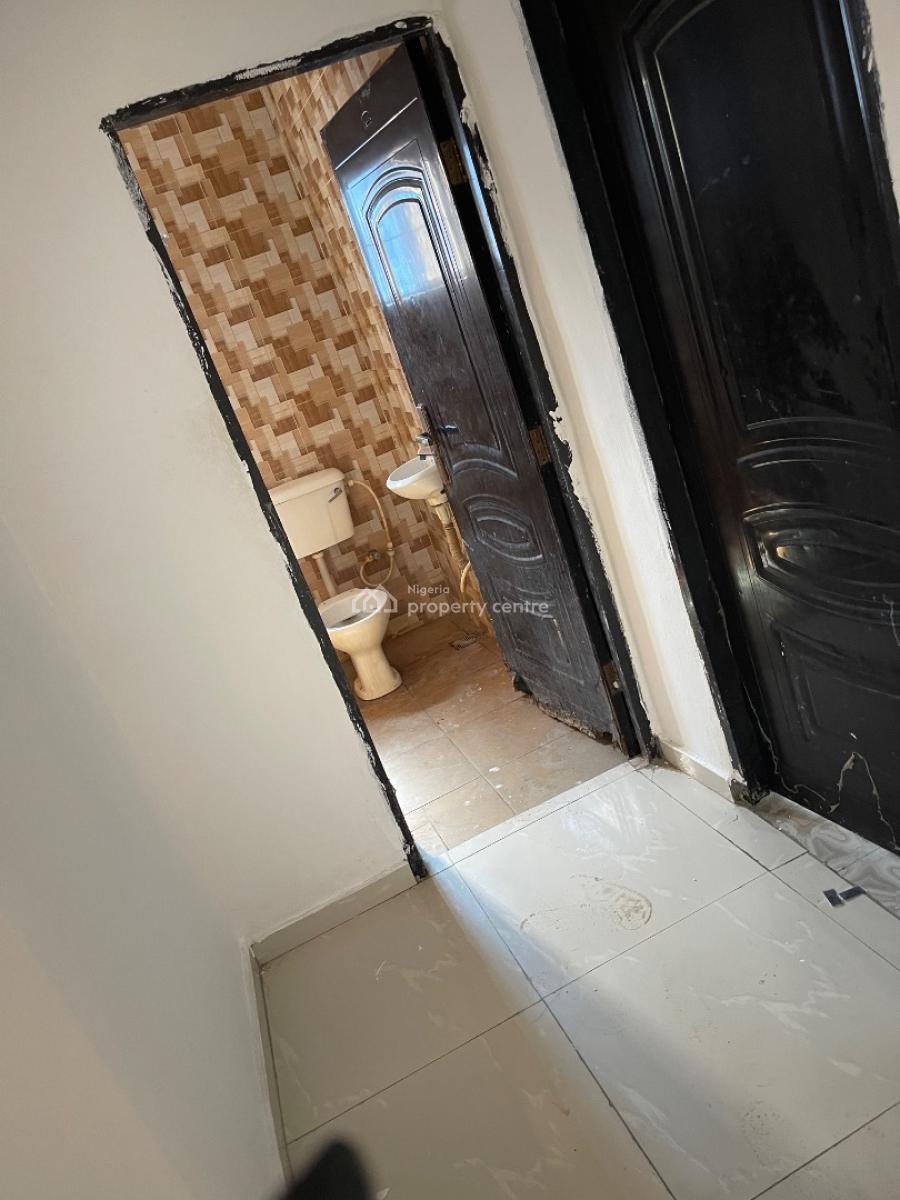 Available 2 Bedroom, Ogombo, Ajah, Lagos, Flat / Apartment for Rent