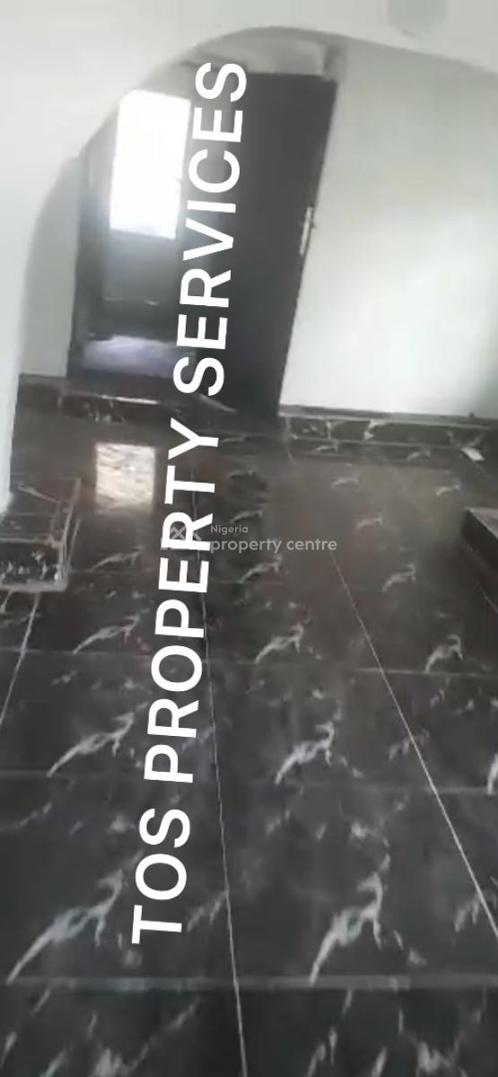 Lovely 2 Bedroom Flat in an Estate, in an Estate in Yaba, Yaba, Lagos, Flat / Apartment for Rent