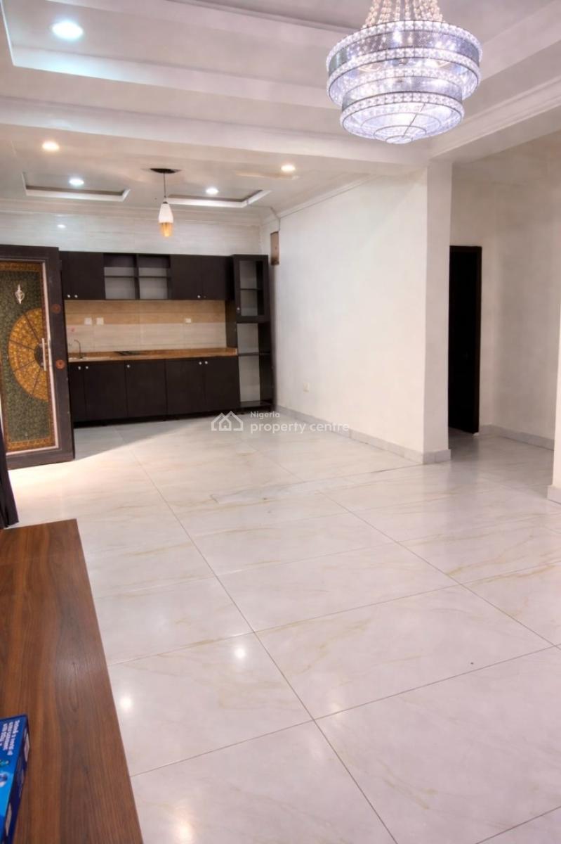 6units 3 Bedrooms Flat with 2 Self Contain for The Whole House @ Lekki, Lekki Phase 1, Lekki, Lagos, Commercial Property for Rent