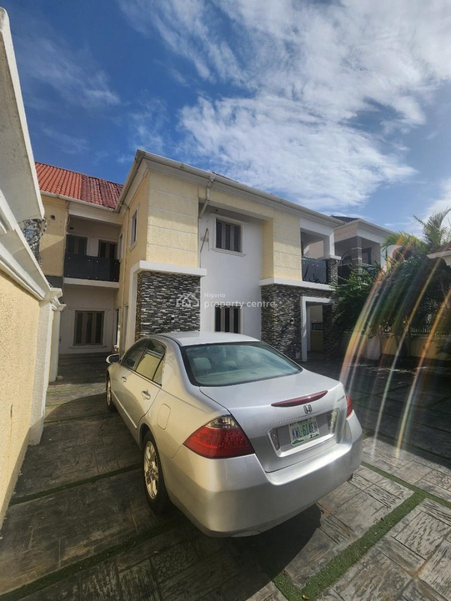 Spacious 4 Bedrooms Terraced Duplex in a Fine Location, Naf Valley Estate, Asokoro District, Abuja, Terraced Duplex for Sale