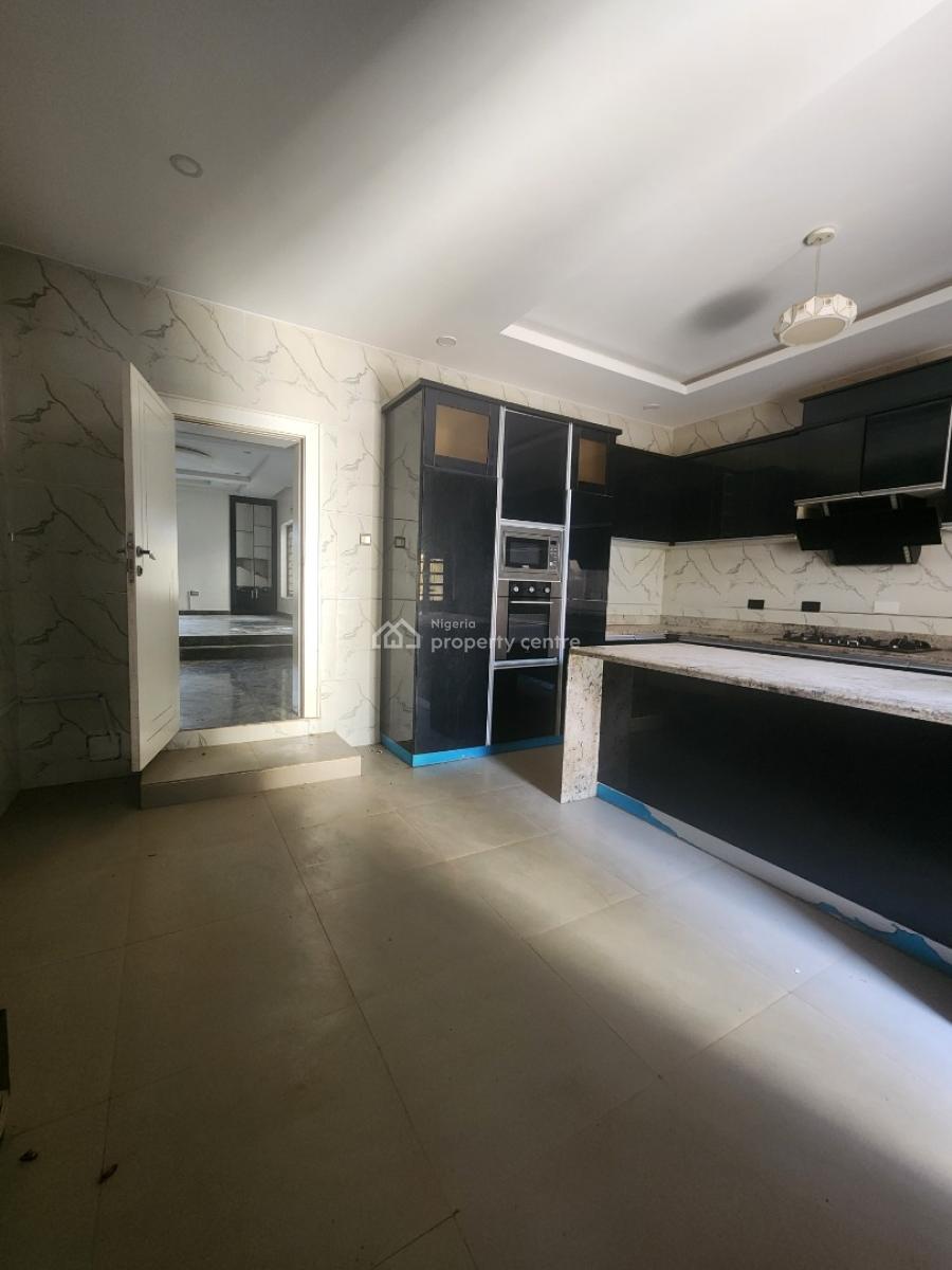 Spacious 4 Bedrooms Terraced Duplex in a Fine Location, Naf Valley Estate, Asokoro District, Abuja, Terraced Duplex for Sale