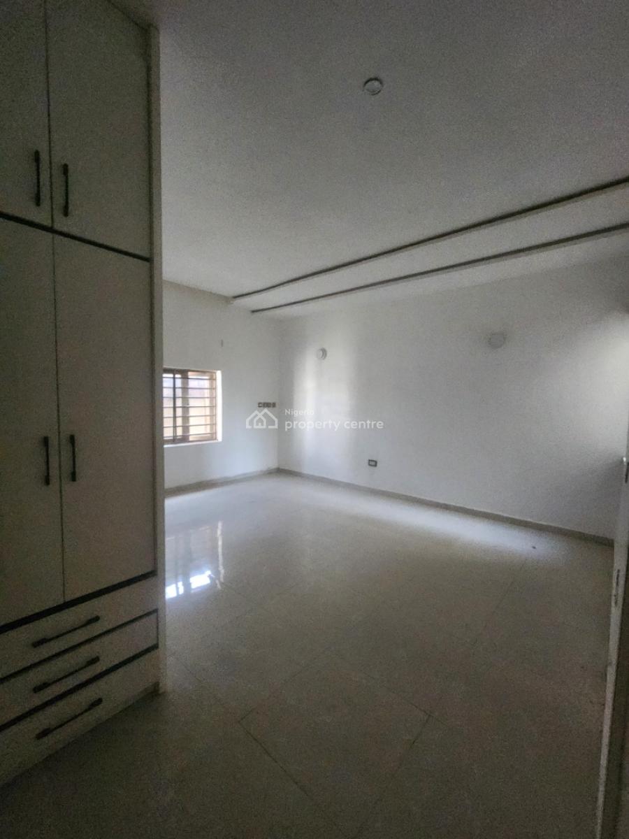 Spacious 4 Bedrooms Terraced Duplex in a Fine Location, Naf Valley Estate, Asokoro District, Abuja, Terraced Duplex for Sale