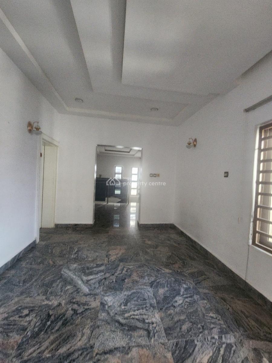 Spacious 4 Bedrooms Terraced Duplex in a Fine Location, Naf Valley Estate, Asokoro District, Abuja, Terraced Duplex for Sale