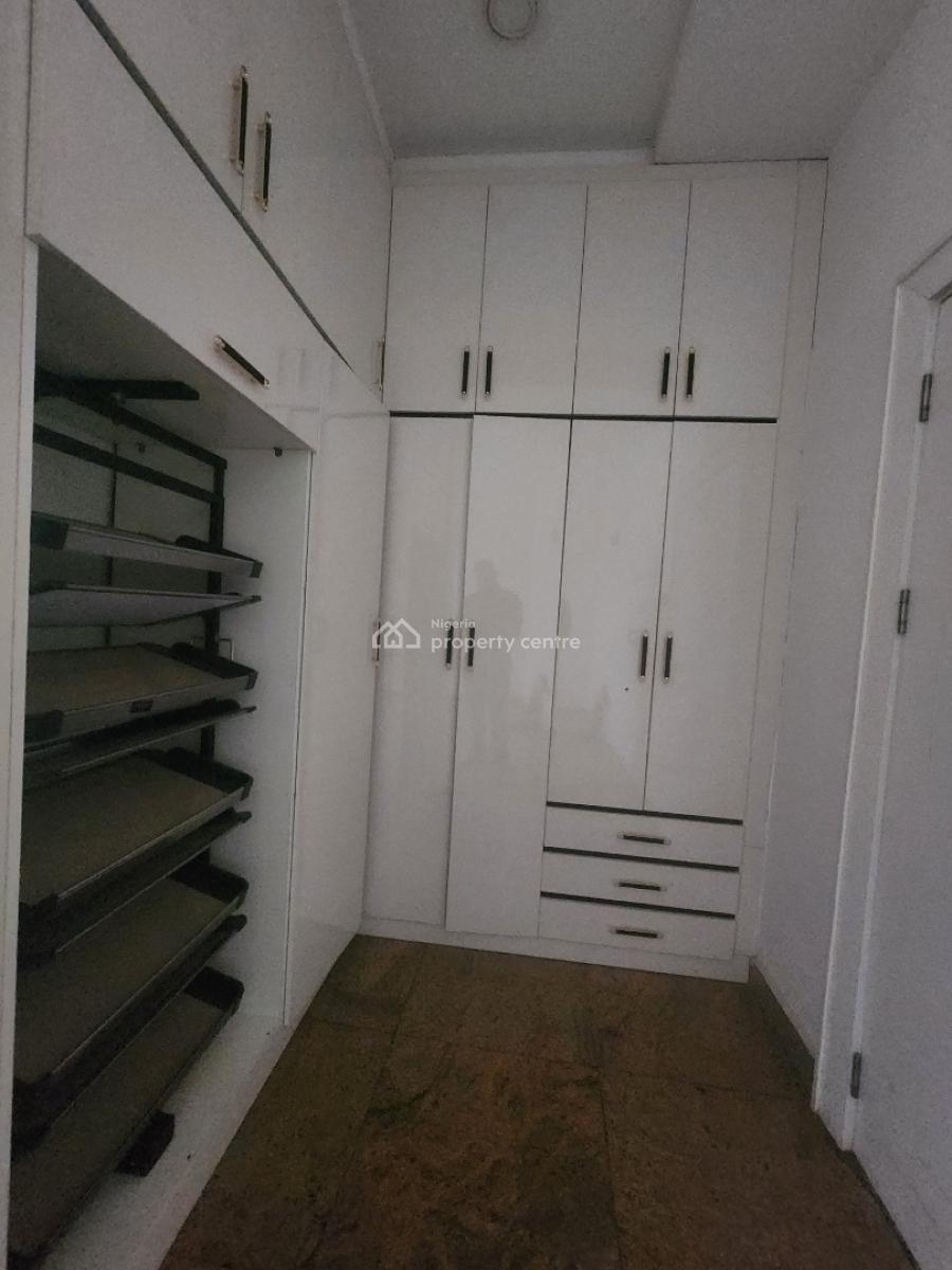 Spacious 4 Bedrooms Terraced Duplex in a Fine Location, Naf Valley Estate, Asokoro District, Abuja, Terraced Duplex for Sale