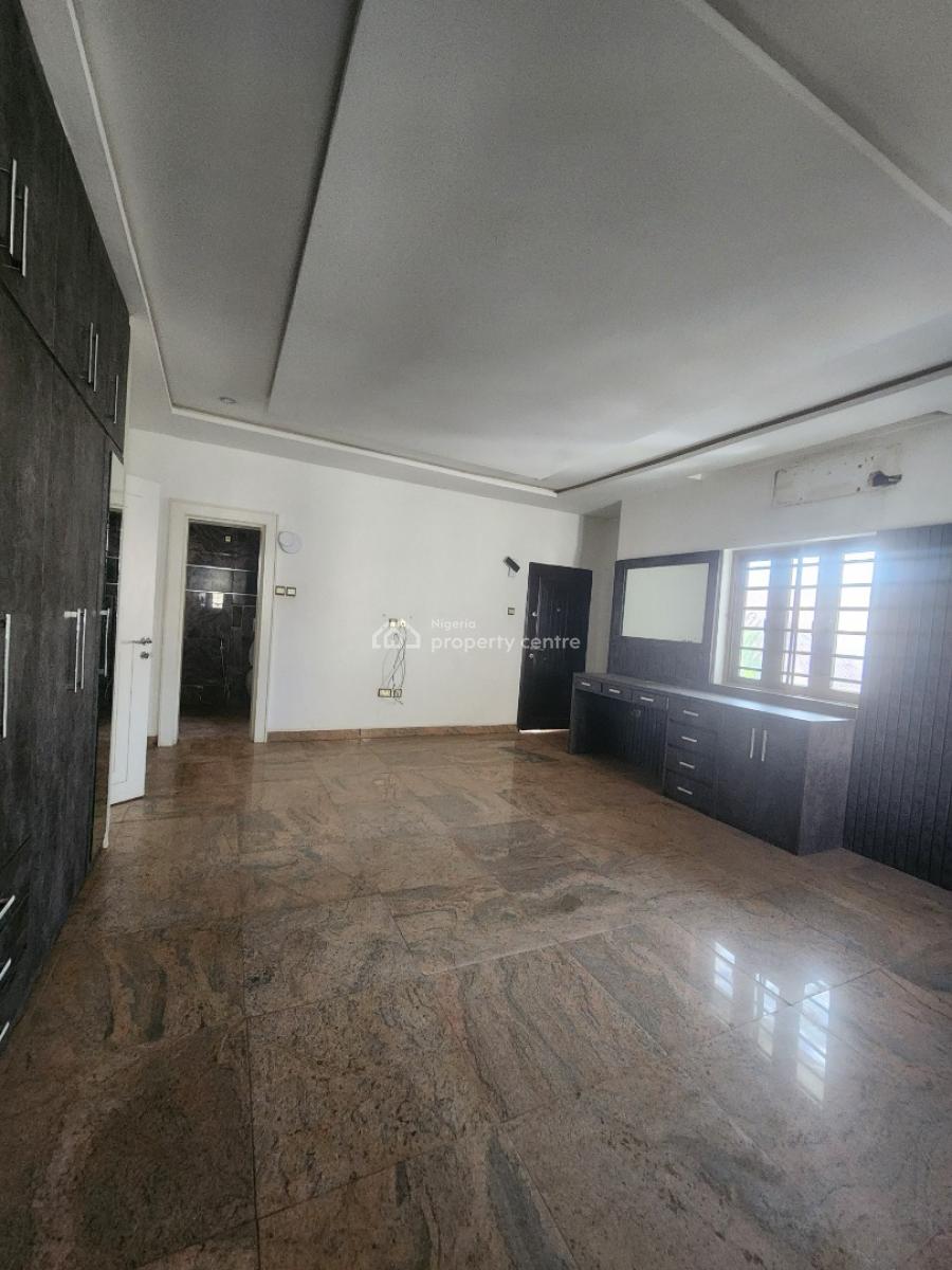 Spacious 4 Bedrooms Terraced Duplex in a Fine Location, Naf Valley Estate, Asokoro District, Abuja, Terraced Duplex for Sale