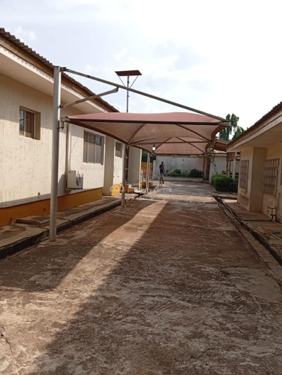 1030sqm of Land with 6 Bedroom Bungalow with 3 Bedroom Bq, Old Bodija, Old Bodija, Ibadan, Oyo, Block of Flats for Sale