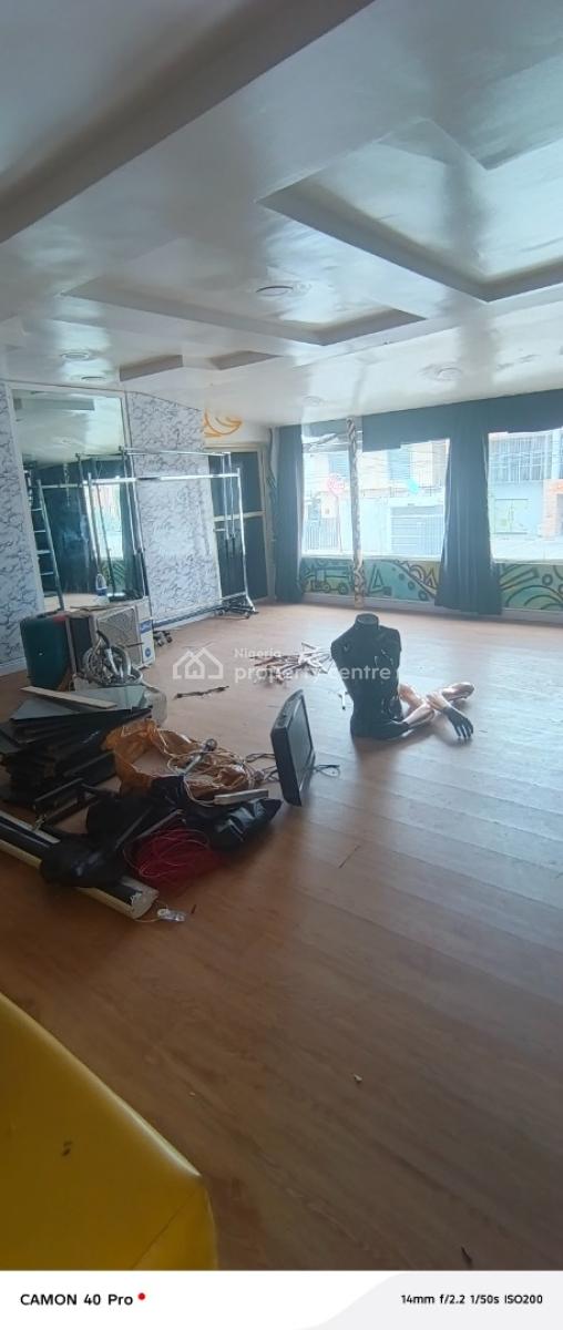 Big Shop Space in Lekki Phase 1, Facing Fola Osibo Road, Lekki Phase 1, Lekki, Lagos, Shop for Rent
