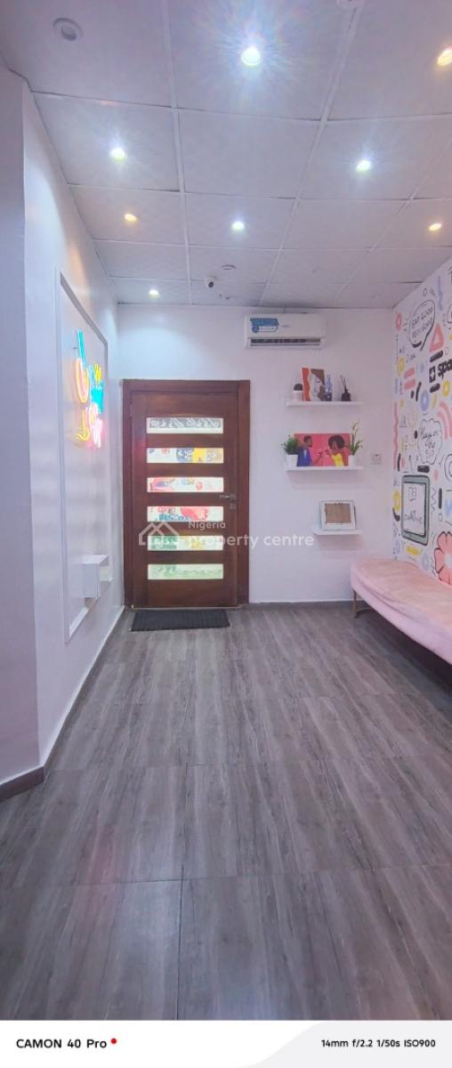 Shop Space for Restaurants and Bar in Phase 1, on Fola Osibo Road, Lekki Phase 1, Lekki, Lagos, Restaurant / Bar for Rent