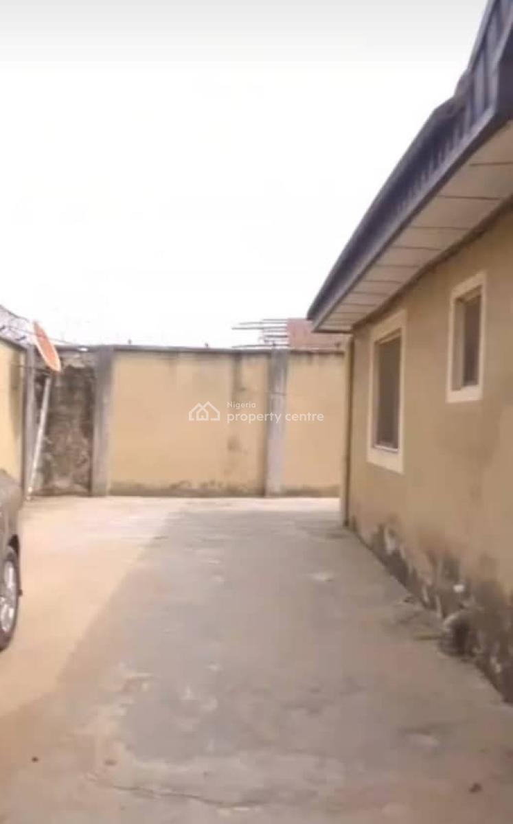 6units of 2bedroom Flat with 4units of Room& Parlor on 3plots of Land, Opposite Beachwood Sapati Ibeju-lekki Lagos, Imalete Alafia, Ibeju Lekki, Lagos, House for Sale