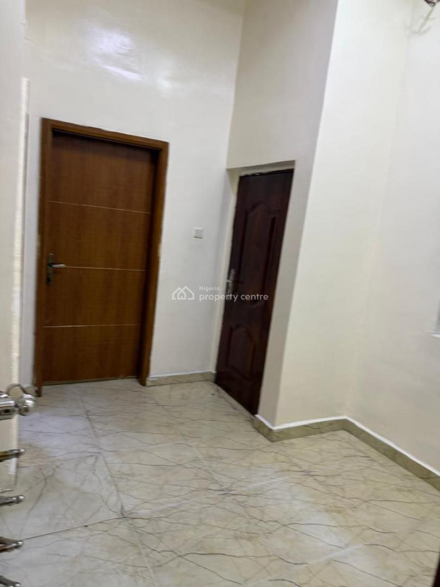 Well Maintained 6 Units of 2 Bedroom Apartment, Lekki Phase 1, Lekki, Lagos, House for Rent