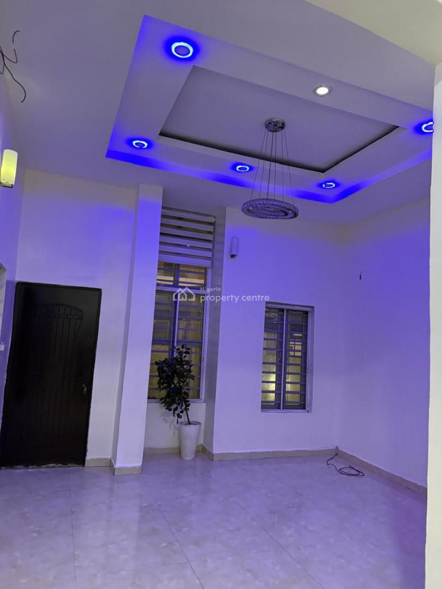 Well Maintained 6 Units of 2 Bedroom Apartment, Lekki Phase 1, Lekki, Lagos, House for Rent