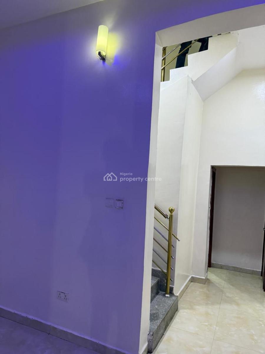 Well Maintained 6 Units of 2 Bedroom Apartment, Lekki Phase 1, Lekki, Lagos, House for Rent