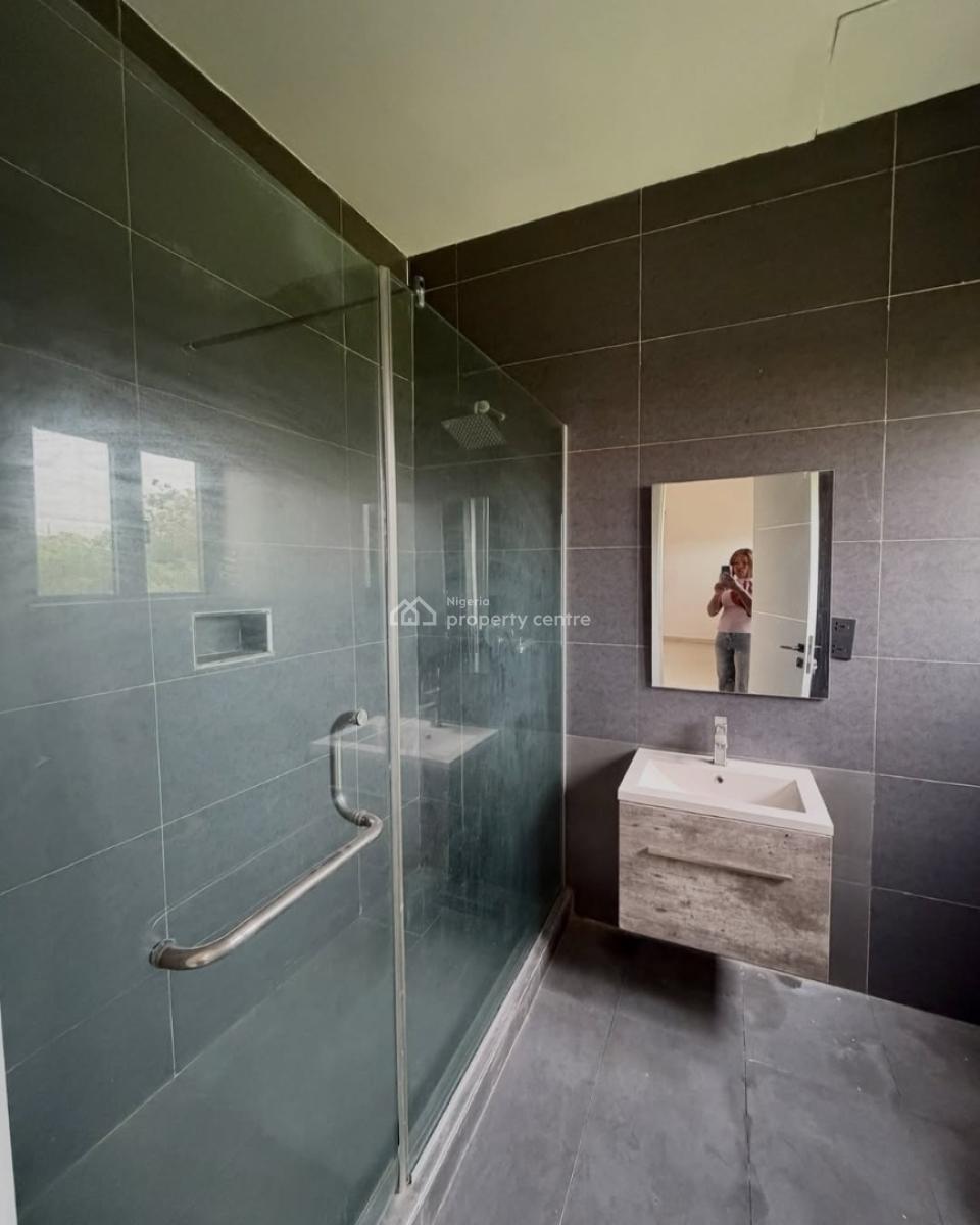 Serviced 3 Bedroom Apartment with Bq, Victoria Island (vi), Lagos, Block of Flats for Sale