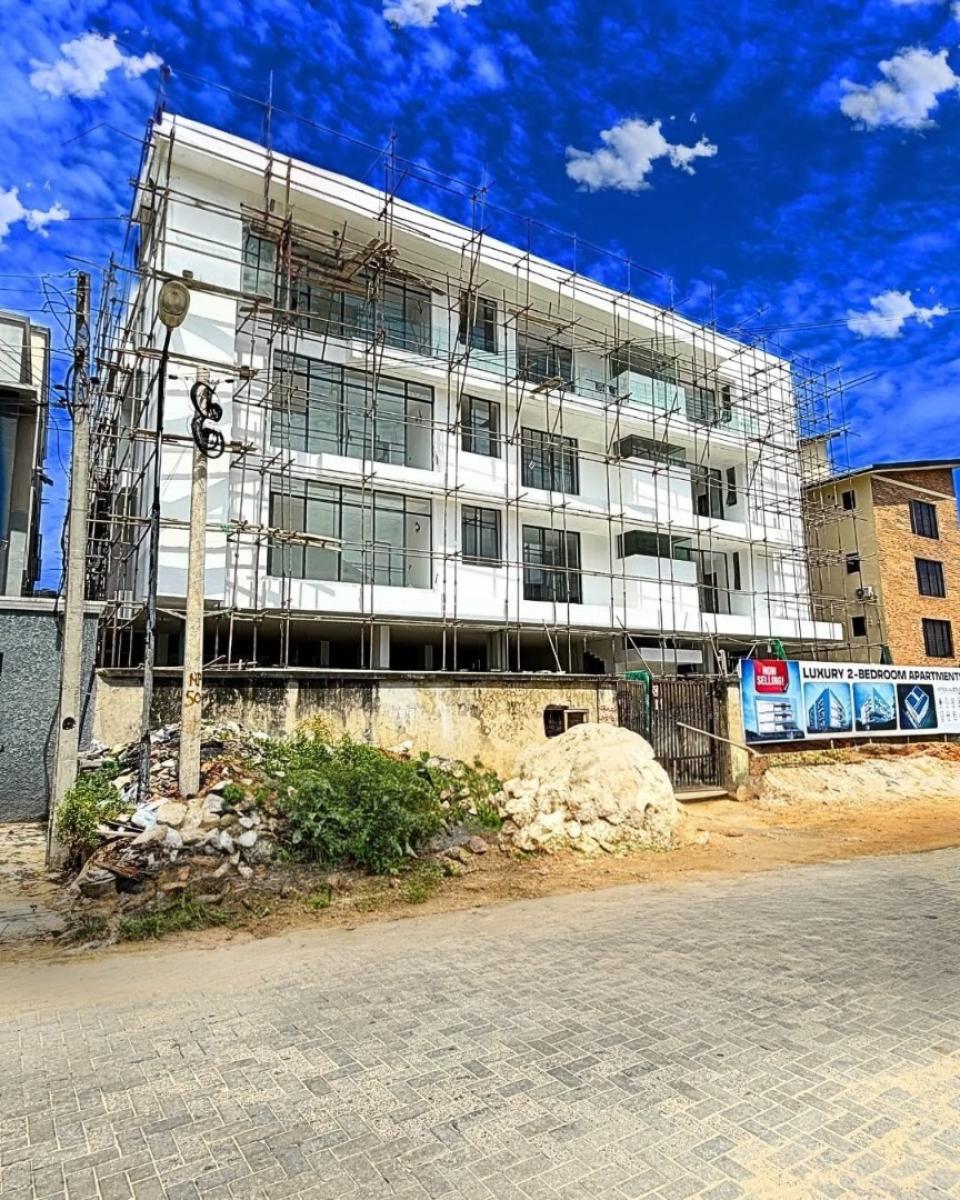 Serviced 2 Bedroom Apartment, Lekki Phase One, Lekki, Lagos, Block of Flats for Sale