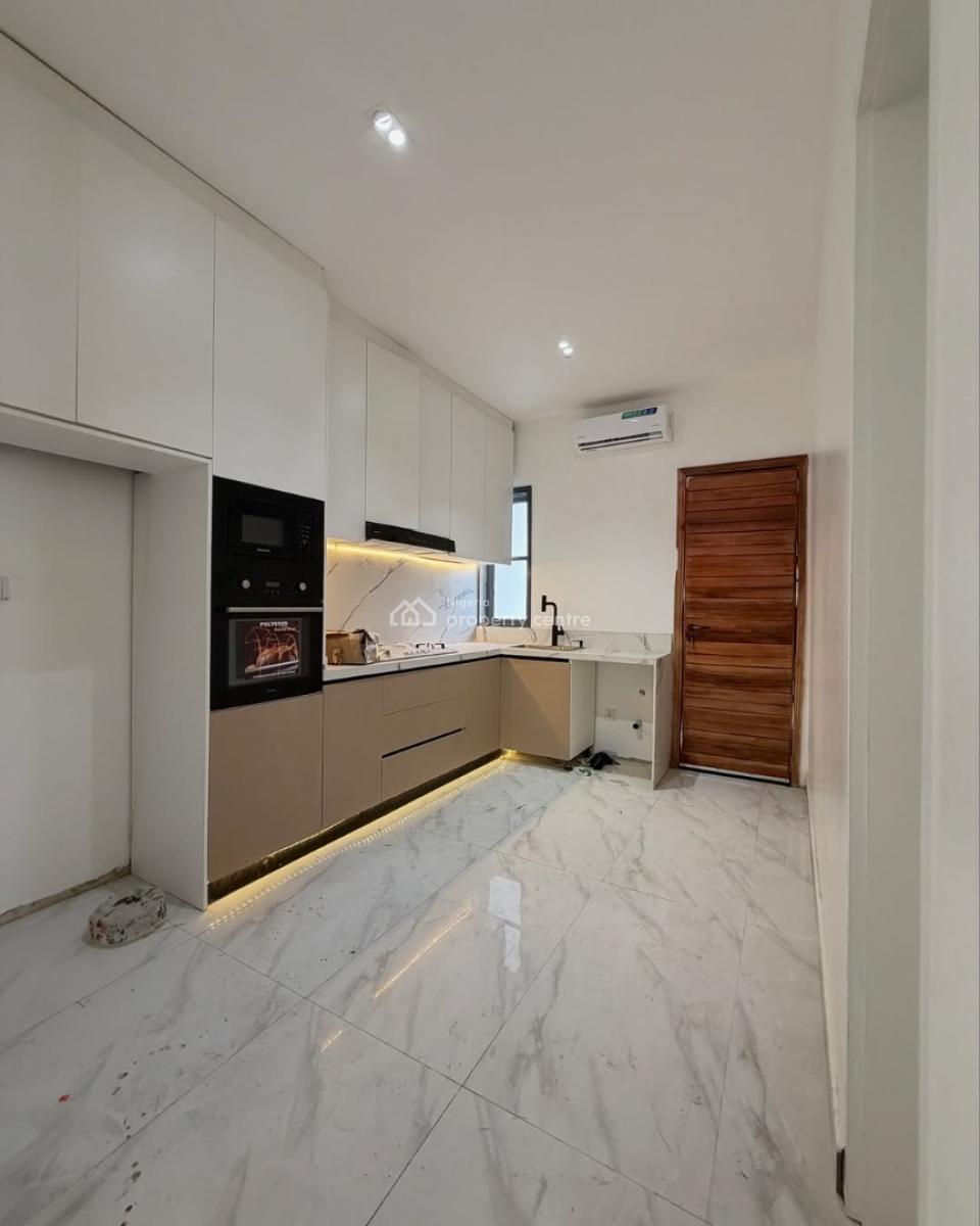 Two Bedroom Apartment, Lekki Phase 1, Lekki, Lagos, Block of Flats for Sale